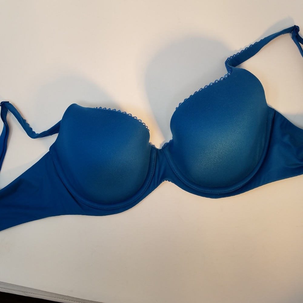 NWT VS 32DDD Body by V lined demi